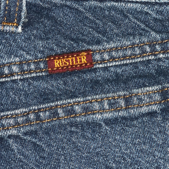 Mom Jeans - Picture 3 of 3